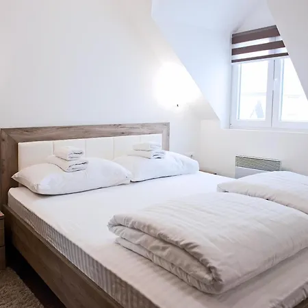 Maximus Kraljevi Cardaci Appartement
